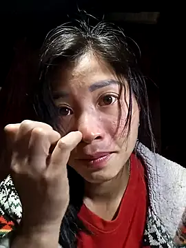 Snapshot of Hiniyk2 chatting on 02/11/26, 01:38 Hiniyk2 online show from 02/11/26, 01:38