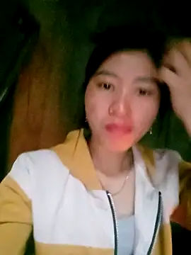 Snapshot of Hiniyk2 chatting on 02/15/26, 12:29 Hiniyk2 online show from 02/15/26, 12:29