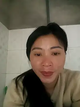 Snapshot of Hiniyk2 chatting on 03/15/26, 12:05 Hiniyk2 online show from 03/15/26, 12:05