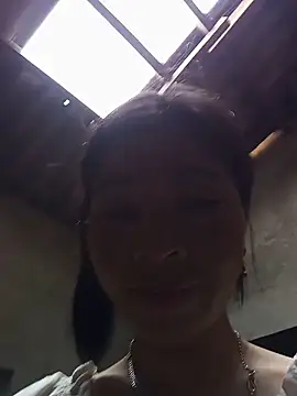 Snapshot of Hiniyk2 chatting on 05/18/26, 11:43 Hiniyk2 online show from 05/18/26, 11:43