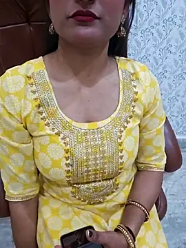 Snapshot of cute_payal143 chatting on 02/15/26, 06:54 cute payal143 online show from 02/15/26, 06:54