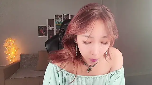 jasmilee online show from 07/13/26, 02:03