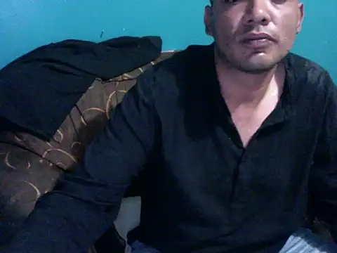 Snapshot of latinomoreno95 chatting on 05/15/26, 11:56 latinomoreno95 online show from 05/15/26, 11:56