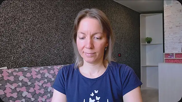 Amanda Luxe online show from 07/18/26, 02:38