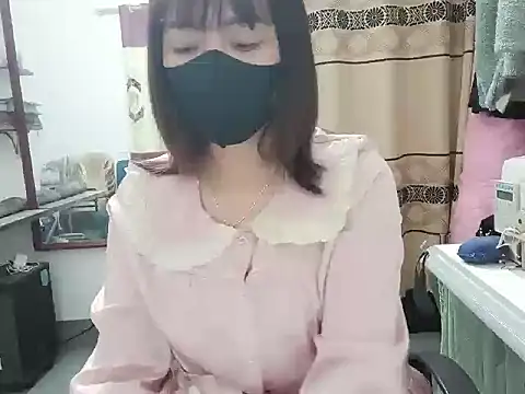 Snapshot of Heni6368 chatting on 03/14/26, 09:26 Heni6368 online show from 03/14/26, 09:26