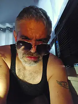 Snapshot of eddy73xxx chatting on 07/22/26, 11:57 eddy73xxx online show from 07/22/26, 11:57