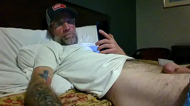 Snapshot of tittycum3636 chatting on 02/09/26, 04:11 tittycum3636 online show from 02/09/26, 04:11