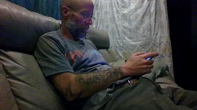 Snapshot of tittycum3636 chatting on 02/11/26, 07:02 tittycum3636 online show from 02/11/26, 07:02