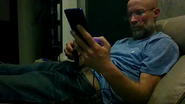 Snapshot of tittycum3636 chatting on 02/14/26, 07:16 tittycum3636 online show from 02/14/26, 07:16