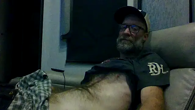 Snapshot of tittycum3636 chatting on 02/22/26, 08:13 tittycum3636 online show from 02/22/26, 08:13