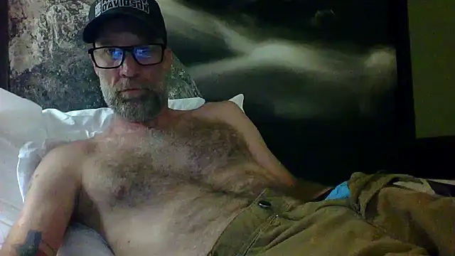 Snapshot of tittycum3636 chatting on 06/06/26, 05:45 tittycum3636 online show from 06/06/26, 05:45