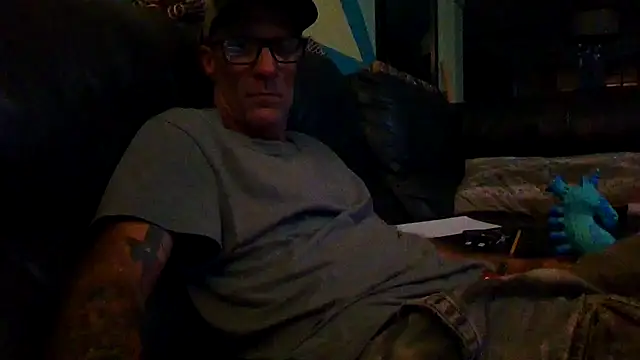 Snapshot of tittycum3636 chatting on 07/22/26, 06:05 tittycum3636 online show from 07/22/26, 06:05