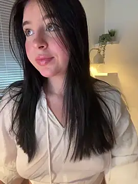 Snapshot of evelynrosess1 chatting on 03/06/26, 10:39 evelynrosess1 online show from 03/06/26, 10:39