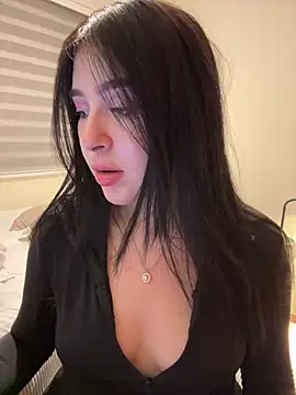 Snapshot of evelynrosess1 chatting on 05/27/26, 04:42 evelynrosess1 online show from 05/27/26, 04:42