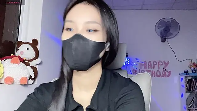 Tieu-May online show from 06/12/26, 08:02