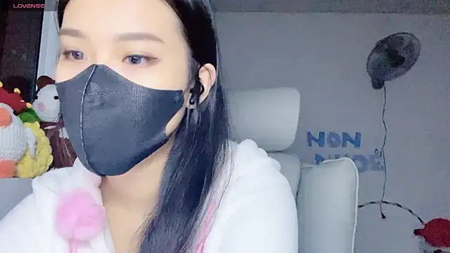 Tieu-May online show from 07/14/26, 10:32