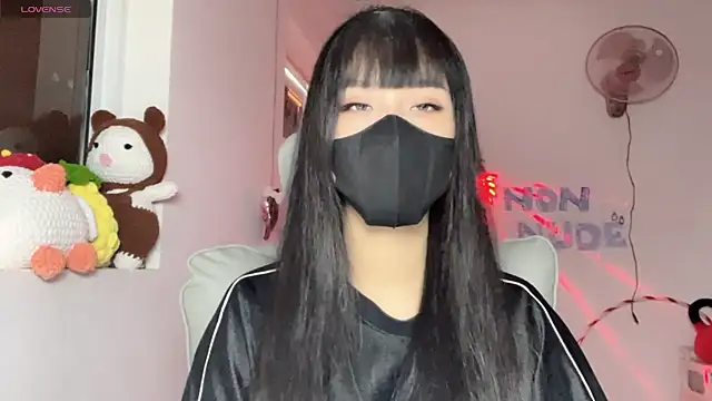 Tieu-May online show from 07/18/26, 08:18