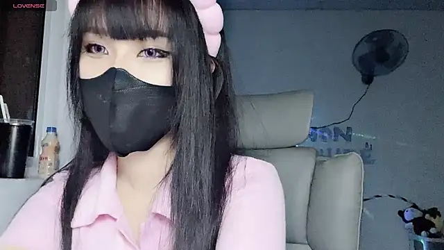 Tieu-May online show from 07/29/26, 11:19