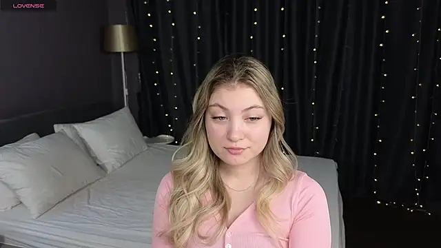 Snapshot of Angel__Grace chatting on 02/01/26, 05:39 Angel Grace online show from 02/01/26, 05:39
