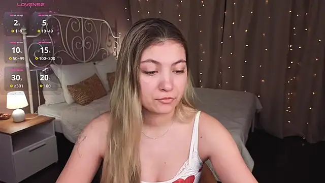 Snapshot of Angel__Grace chatting on 03/04/26, 12:05 Angel Grace online show from 03/04/26, 12:05