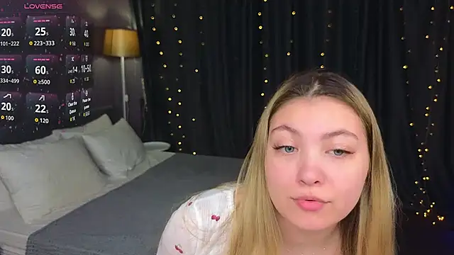 Snapshot of Angel__Grace chatting on 03/18/26, 12:03 Angel Grace online show from 03/18/26, 12:03