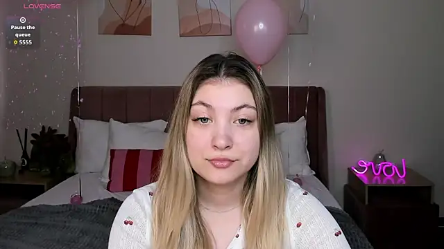 Snapshot of Angel__Grace chatting on 03/28/26, 04:12 Angel Grace online show from 03/28/26, 04:12