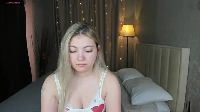 Snapshot of Angel__Grace chatting on 06/05/26, 12:06 Angel Grace online show from 06/05/26, 12:06