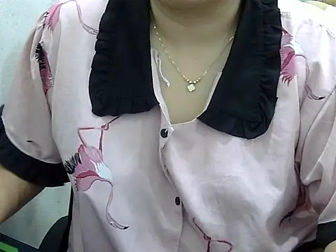Snapshot of Sarah_no_land chatting on 05/22/26, 04:23 Sarah no land online show from 05/22/26, 04:23