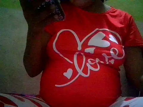 Snapshot of Kandysweety_2 chatting on 04/13/26, 10:04 Kandysweety 2 online show from 04/13/26, 10:04