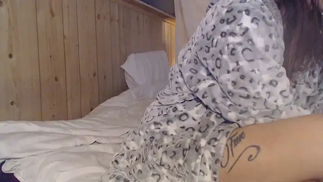 Snapshot of saraswirls69@xh chatting on 03/08/26, 12:31 saraswirls69xh online show from 03/08/26, 12:31