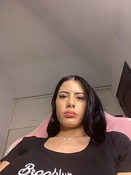 Snapshot of Baby_Meli chatting on 04/11/26, 10:36 Baby Meli online show from 04/11/26, 10:36