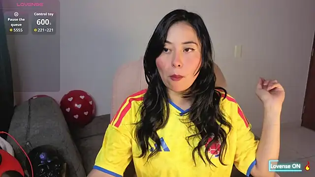 LolaOpalX online show from 06/18/26, 12:00
