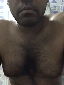Snapshot of Lucky___05 chatting on 05/27/26, 05:43 Lucky 05 online show from 05/27/26, 05:43