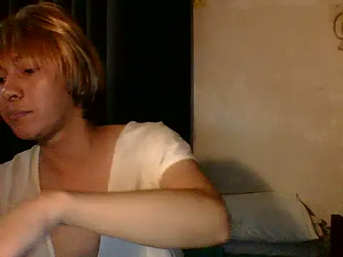 Snapshot of sweetinnocent69xxx chatting on 06/18/26, 04:55 sweetinnocent69xxx online show from 06/18/26, 04:55