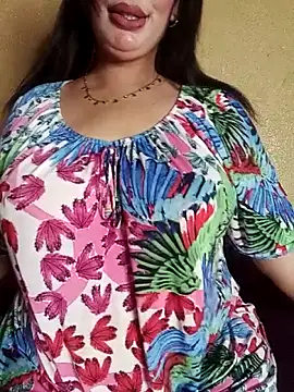 Snapshot of charmoutak_nada chatting on 05/17/26, 09:00 charmoutak nada online show from 05/17/26, 09:00