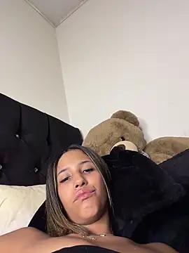 Snapshot of vicky_bass_ chatting on 06/02/26, 02:02 vicky bass online show from 06/02/26, 02:02
