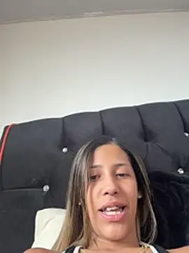 Snapshot of vicky_bass_ chatting on 06/03/26, 02:19 vicky bass online show from 06/03/26, 02:19