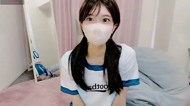 Snapshot of Rui-chaaan chatting on 05/09/26, 05:23 Rui-chaaan online show from 05/09/26, 05:23
