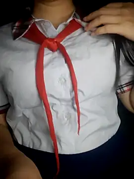 Snapshot of lina_loveee chatting on 06/23/26, 04:49 lina loveee online show from 06/23/26, 04:49