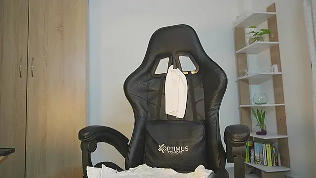 celestes777 online show from 05/14/26, 07:31