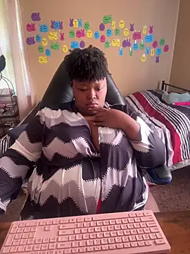 Chocolatebunnyxx96 online show from 05/17/26, 02:24