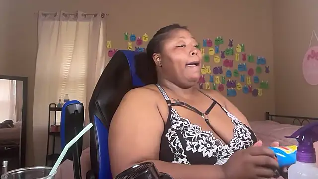 Chocolatebunnyxx96 online show from 06/06/26, 04:44
