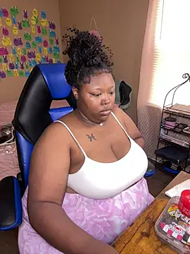 Chocolatebunnyxx96 online show from 07/27/26, 09:33