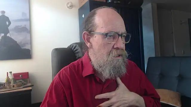 Snapshot of Uncle_Hottie chatting on 07/05/26, 03:52 Uncle Hottie online show from 07/05/26, 03:52