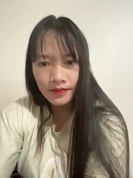 Snapshot of Suni-ii chatting on 02/14/26, 07:49 Suni-ii online show from 02/14/26, 07:49