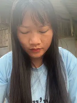 Snapshot of Suni-ii chatting on 04/08/26, 11:37 Suni-ii online show from 04/08/26, 11:37