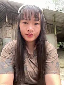 Snapshot of Suni-ii chatting on 04/17/26, 12:35 Suni-ii online show from 04/17/26, 12:35