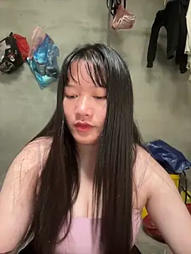 Snapshot of Suni-ii chatting on 05/16/26, 12:29 Suni-ii online show from 05/16/26, 12:29