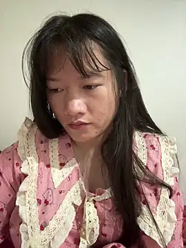 Snapshot of Suni-ii chatting on 05/18/26, 11:43 Suni-ii online show from 05/18/26, 11:43