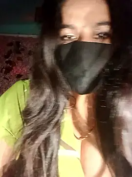 Snapshot of 01Roshani chatting on 01/10/26, 08:32 01Roshani online show from 01/10/26, 08:32
